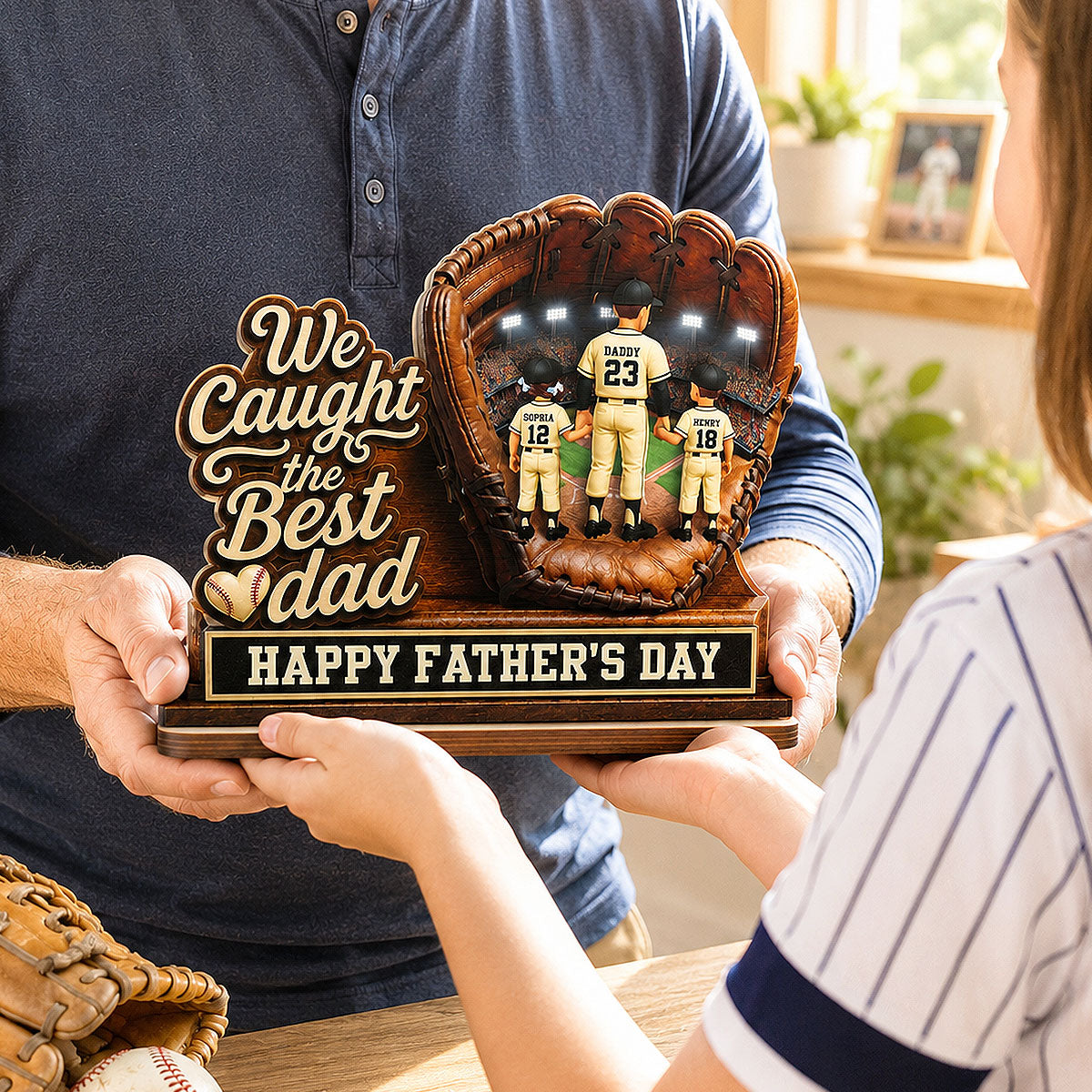 We Caught The Best Dad Dad & Kids In Glove - Personalized 2-Layered Wooden Plaque - Happy For Baseball Dad