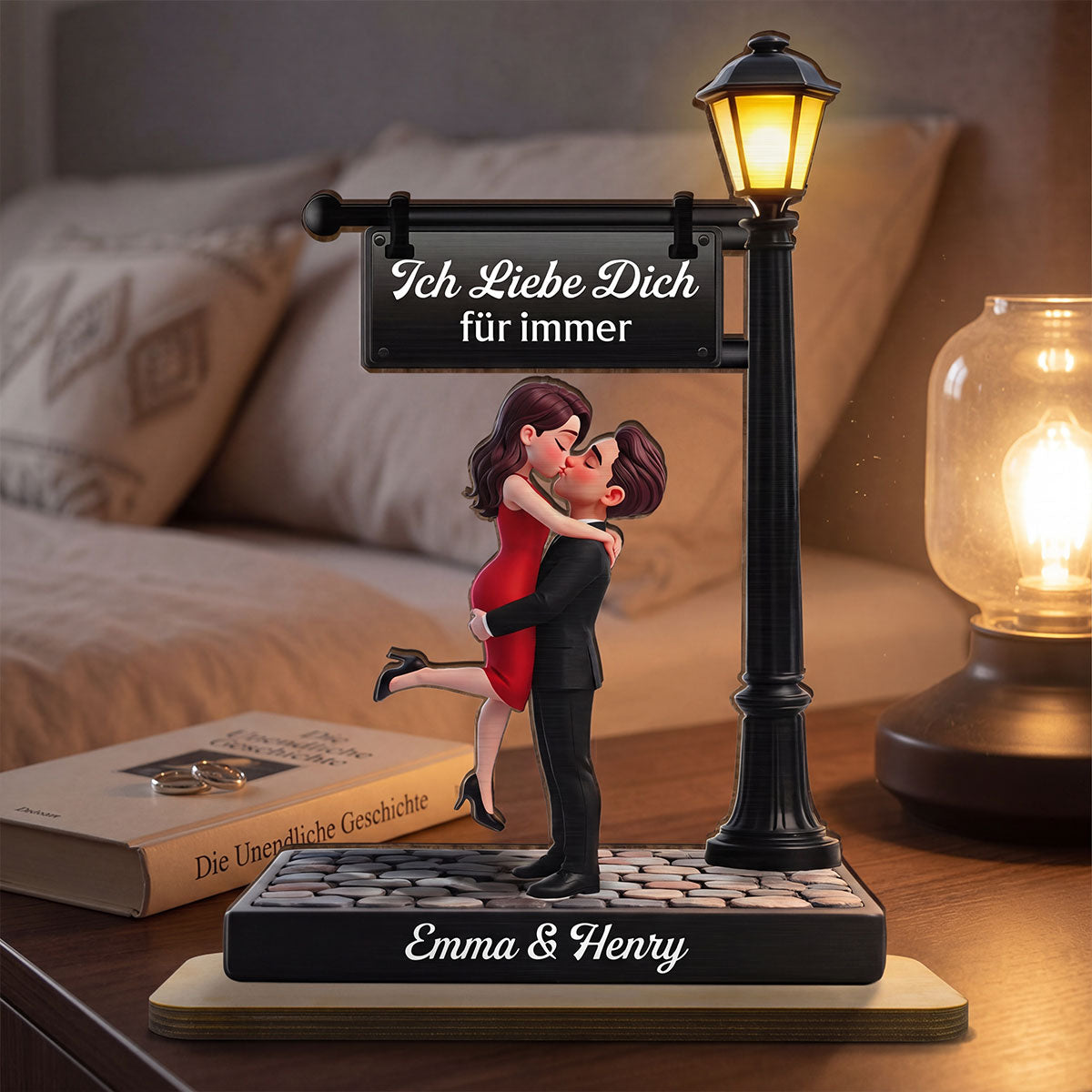 Zeitlose Liebe im Licht - Personalisierte 2-lagige Holzplakette - Herzliches Jubilumsgeschenk, Hochzeitsgeschenk fr Paare, fr ihn, fr sie